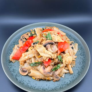 47. Pad Kee Mao
